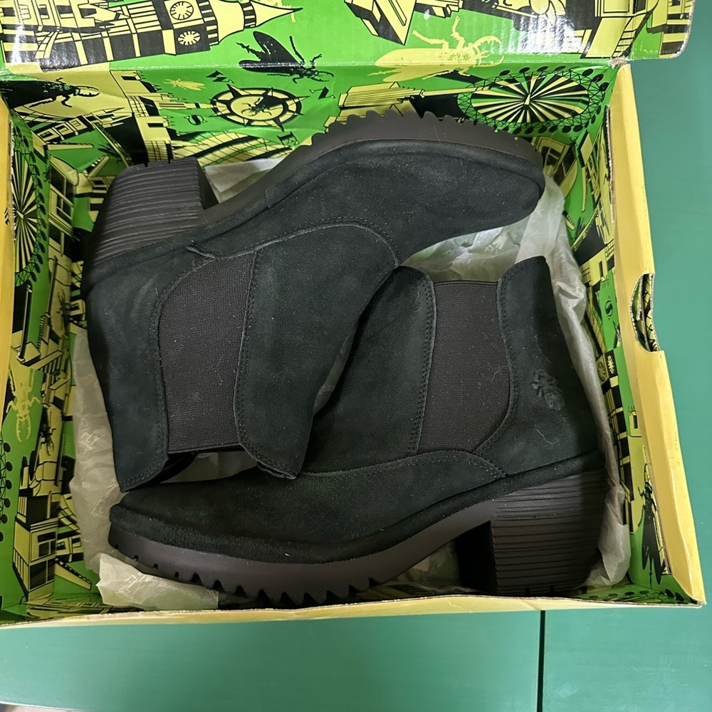 Fly London Chelsea boots black suede heeled size 38 / US 7